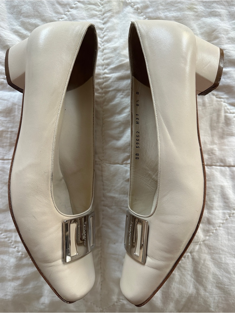 Salvatore Ferragamo Cream Leather Dalan Pump